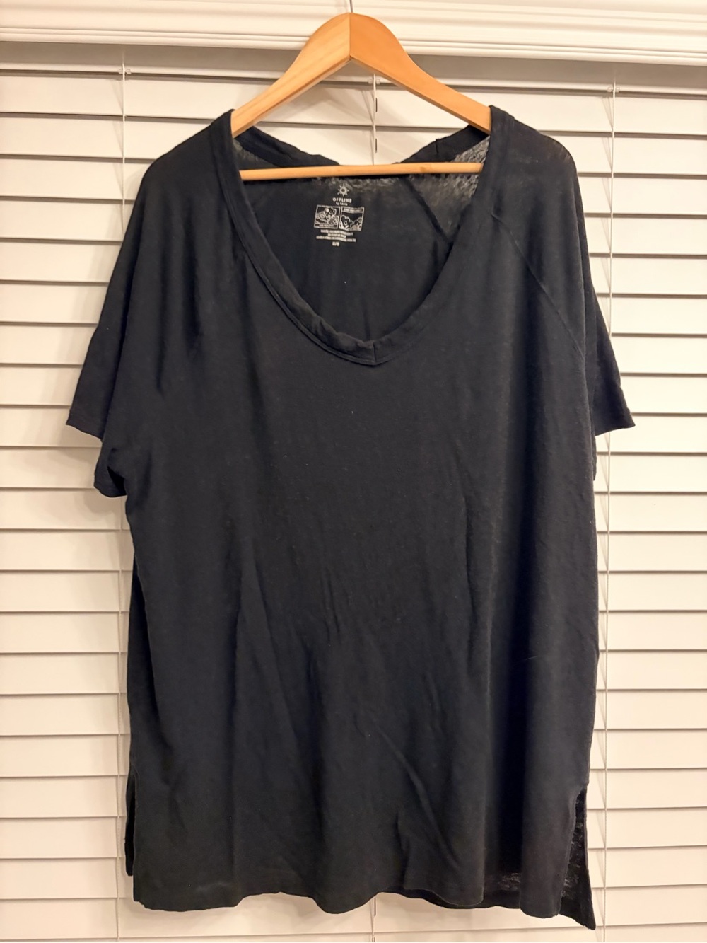 Aerie Black Women’s V-Neck Top - Classic Everyday Tee